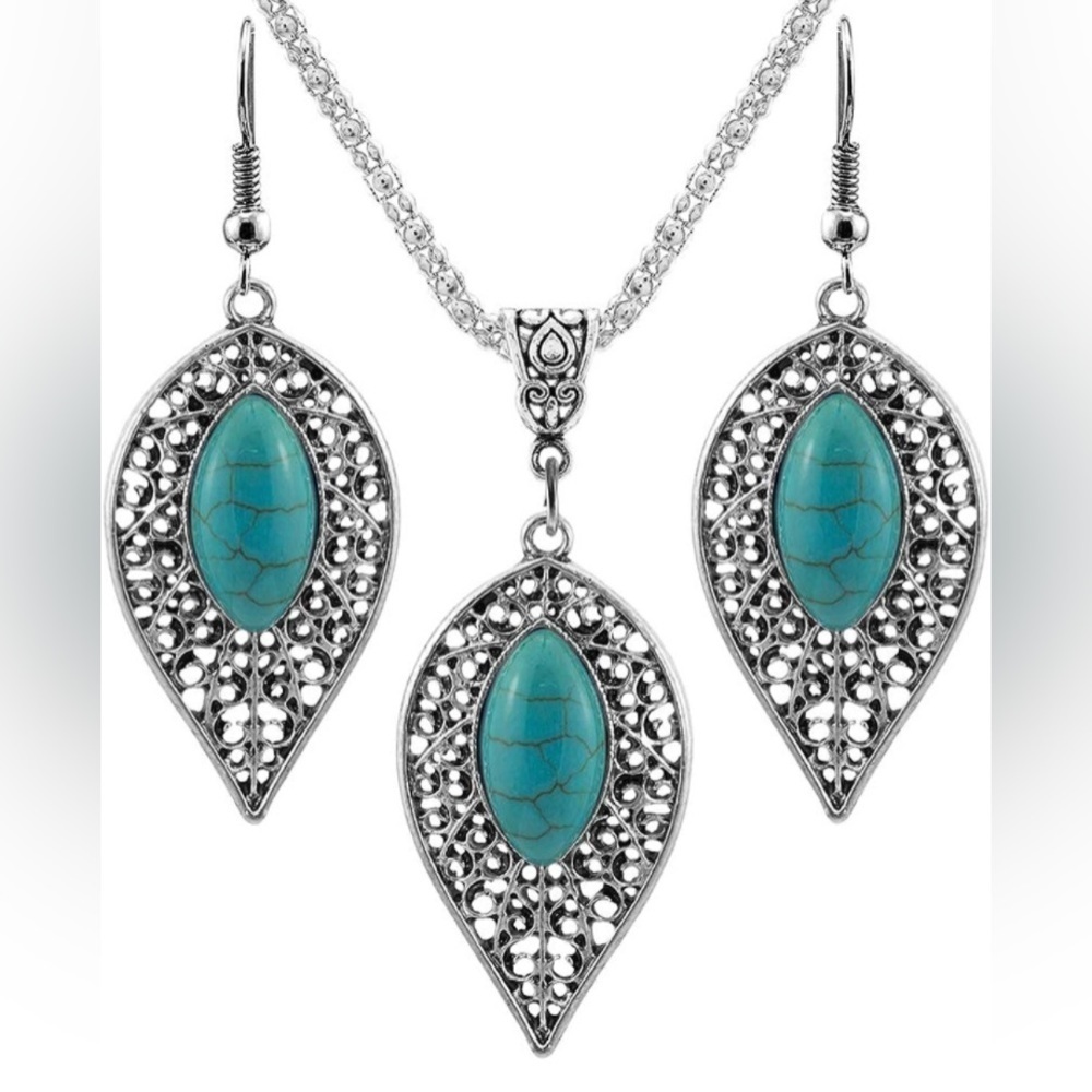 Gorgeous Turquoise Necklace Set